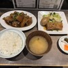 釘本食堂 - 厚揚&煮卵まで付いたセット(ご飯普通盛、1250円)。