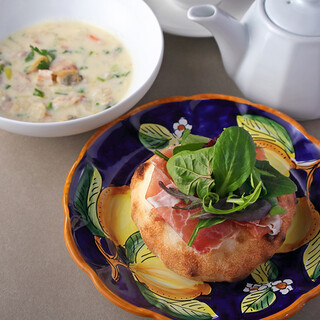 カフェ&ダイニング イースト_2