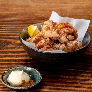 【自慢の逸品揃い】手間暇かけた唐揚げや旨み溢れる鶏料理を堪能