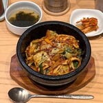 妻家房 - 料理写真:妻家房 日本橋高島屋SC店 イカ炒め石焼ビビンバ 税込1,210円