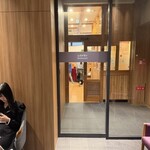 コメダ珈琲店 - 「レストラン」と書かれたトビラの向こうはコメダでしった。