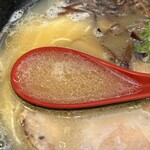 麺屋小鉄 - 博多ラーメンのスープ