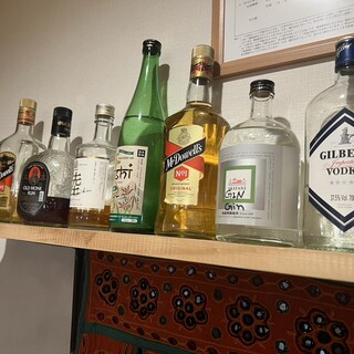 スパイシーな料理に合う現地のお酒や、王道居酒屋ドリンクも充実