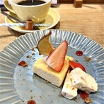 Comule - ランチの「デザートとドリンクセット」(チーズケーキ +コーヒー)¥550込(2026/2/下旬時点)