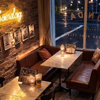 アメリカンな空間は、普段のお食事からパーティーシーンにも◎