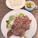 キャトルラパン - ステーキランチ 400g(税込1,700円)