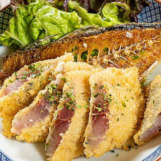 新鮮的鯵魚美味與甘甜的招牌「魔法炸魚」◎