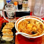 中華食堂 一番館 - 料理写真:旨辛広東麺、焼き餃子、酎ハイ 1,030円