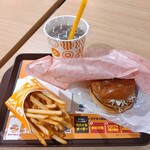 ゼッテリア - ドリンク写真:えびバーガー セット