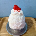 二代目 青山商店 - 杏仁かき氷(いちごバージョン)