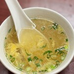 中華料理 桃園 - スープ(中華カツ丼)