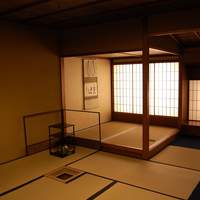 新宿 京懐石 柿傳 - 十二畳の茶室「残月」