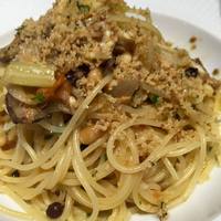 Osteria OLMO - ランチ選べるパスタ「鰯と松の実とレーズンのパスタ」