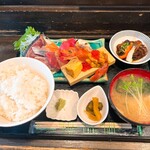 みなと - ランチ刺身定食、雲丹追加2000円