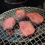 炭火焼ホルモン ぐう - 