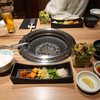焼肉 ベこ亭 - ナムル・サラダ・岩海苔スープ