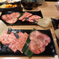 焼肉 ベこ亭 - 希少部位に赤いマーク