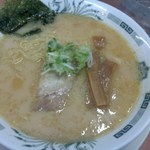 日高屋 - 「とんこつラーメン(420円)」[平成27年１月26日(月)撮影]