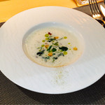 saveur - ポタージュ。具材の深みが凄い！写真が暗いので色合い調整してます。