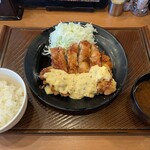 とんから亭 - 料理写真:大判チキン南蛮定食