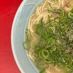 一楽ラーメン - 料理写真:ラーメン大盛り　左