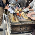 あぶり餅 本家 根元 かざりや - きな粉をまぶして炙ってるそうです