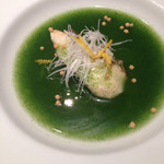 遊食屋 わらべえ - 贅沢コースの一品。真鯛のほうれん草ソース。フレンチの才覚も素晴らしいですね