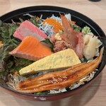 とびっちょ - 海鮮丼の全体像