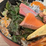 とびっちょ - 海鮮丼アップ②