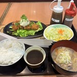 金太郎 - 料理写真:熱々チキンかつ定食（豚汁オプション）