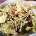 力食堂 - 野菜いためも大盛り！