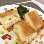 カフェ バード ケージ - たまごサンド。ホットサンドで、味もしっかりしてて美味しかったです(#^.^#)