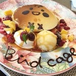 カフェ バード ケージ - 鳥の絵が描かれたパンケーキ＼(^o^)／可愛すぎて食べるのもったいなかったです！味も美味しい♡
      前日の違うお店のパンケーキが悲しい気分になっただけだったので、さらにテンション上がりました（笑）