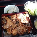 想織里 - とり重定食　８００円