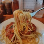 spaghetti pino - 平日限定サービスランチ アサリのトマトソース1100円