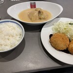 アカシア - セット全容