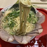 京都北白川ラーメン魁力屋 - 麺は普通麺①