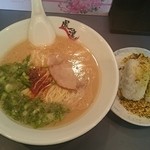 鳳凛 - らーめん：６５０円とおにぎり