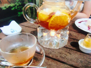 Raphael - 素敵すぎるフルーツティー。果物が沢山入ってて香りもよかった。テラスで自然に囲まれながら優雅なひと時^p^