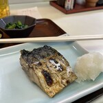 天友 - 塩焼き鯖は脂のってておいし