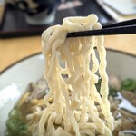 沖縄そば まるかみ - 自家製麺の縮れめん、プリモチで激うまです。