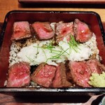 美食米門  - 国産牛赤身肉の鉄板焼き重御膳1680円