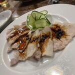 天府記 - 茹で豚のガーリックソース。見た目通りのお味でした