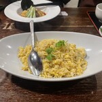 天府記 - ニンニクチャーハン！玉子の優しさとニンニクの控えめな主張が良いです