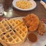 CC's Chicken & Waffles - 料理写真: