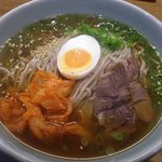 六盛 北浜店 - 冷麺：小750円、大950円、特1100円（写真は大です）