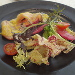 KIHACHI ITALIAN - 2015　バレンタインメニュー： 鎌倉野菜と魚介のカルパッチョ バレンタイン スタイル