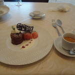 KIHACHI ITALIAN - 2015　バレンタインメニュー： 熱々フォンダンショコラと苺のジェラード、エスプレッソ