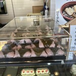 岡埜栄泉 - 
