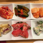 ハングル・タイガー・ダイニング - ナムルバーの料理2